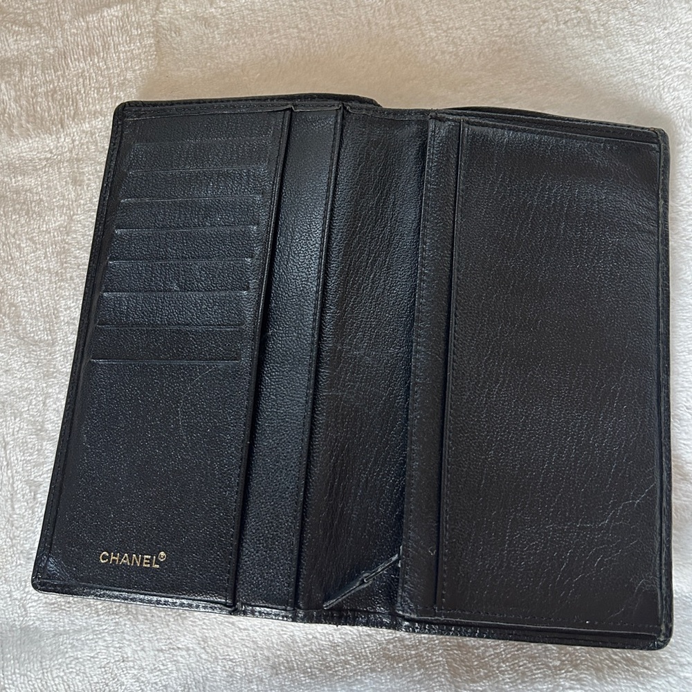 CHANEL Authentic Black Leather Bifold Wallet. 5 Pockets,8 Card Pockets. - Picture 7 of 11